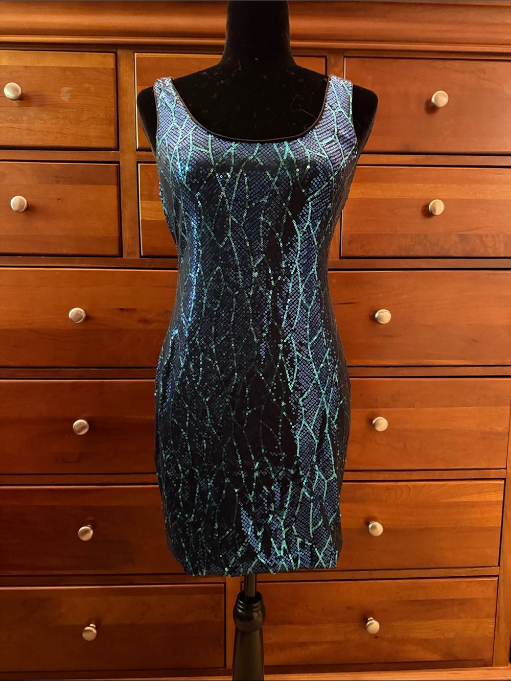 Sleeveless Blue & Teal Sequined Patterned Bodycon Mini-Dress